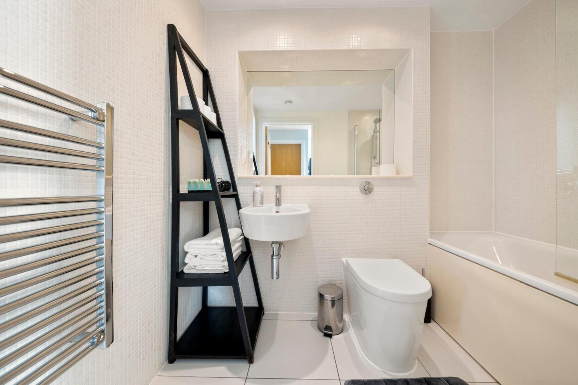 Londwell, Canary Wharf Skyline Balcony Suite London Exterior photo